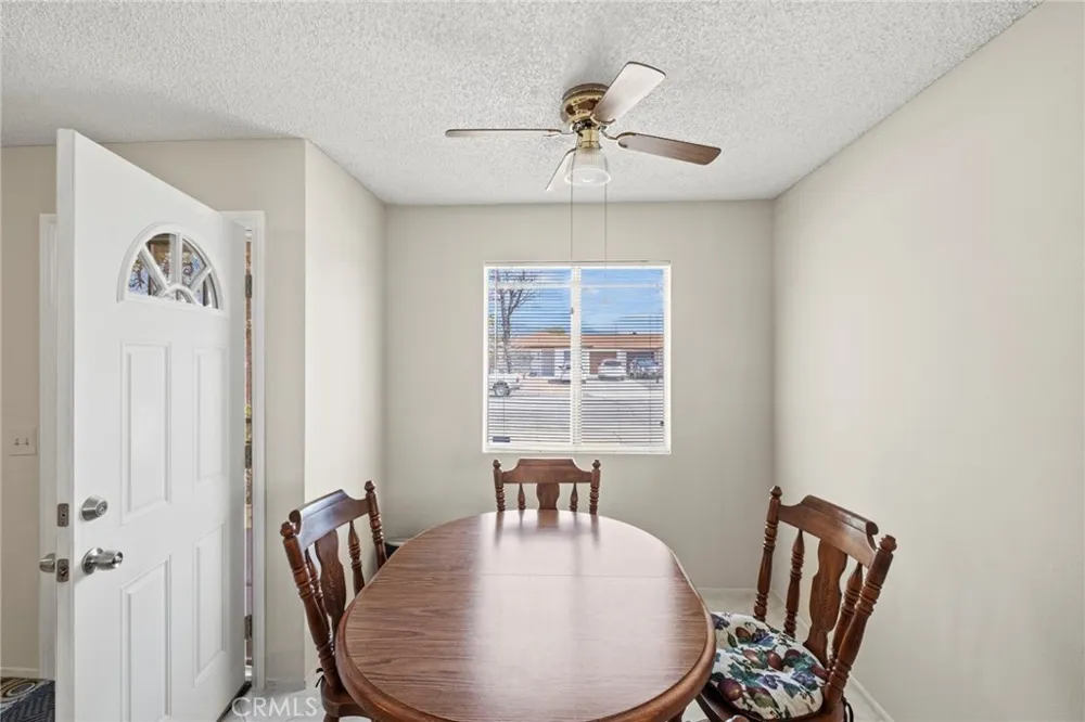 579 Corona Hemet, CA 92545