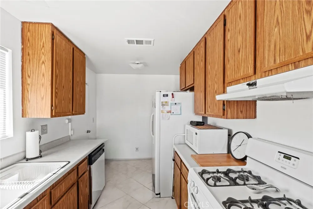579 Corona Hemet, CA 92545