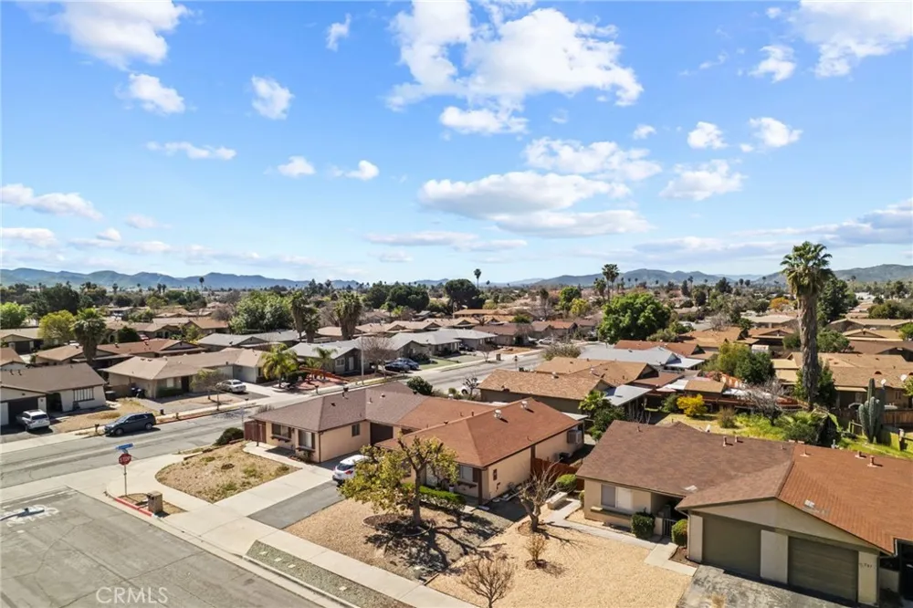 579 Corona Hemet, CA 92545