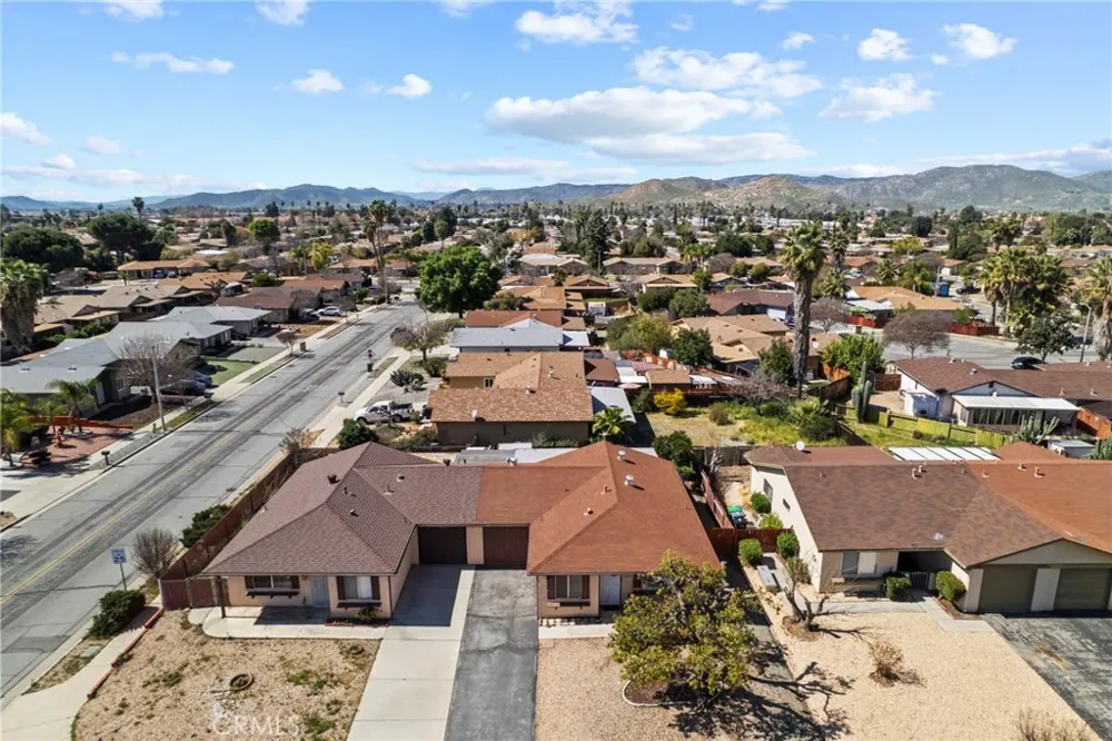 579 Corona Hemet, CA 92545