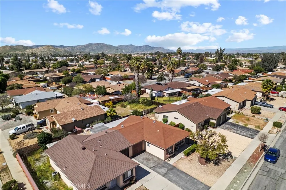 579 Corona Hemet, CA 92545