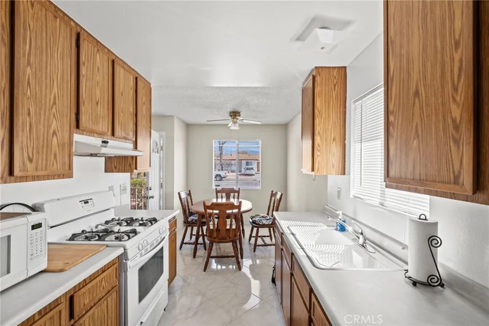 579 Corona Hemet, CA 92545