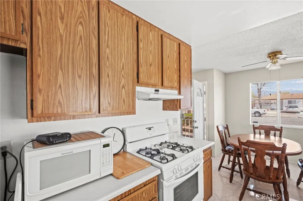 579 Corona Hemet, CA 92545