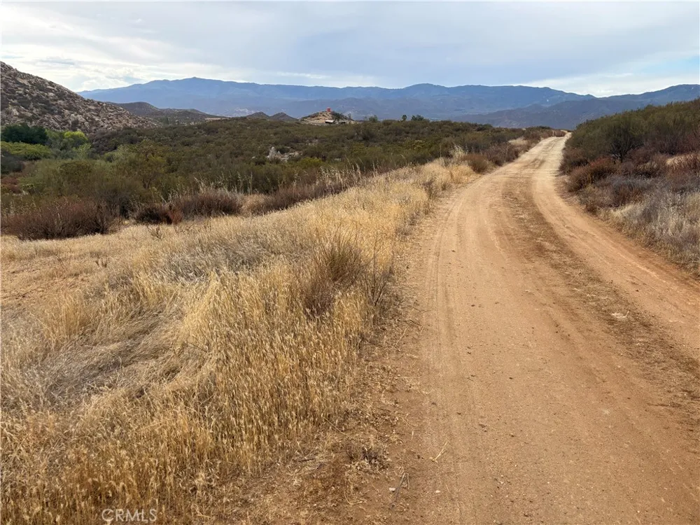 8 Wiley Road Hemet, CA 92544