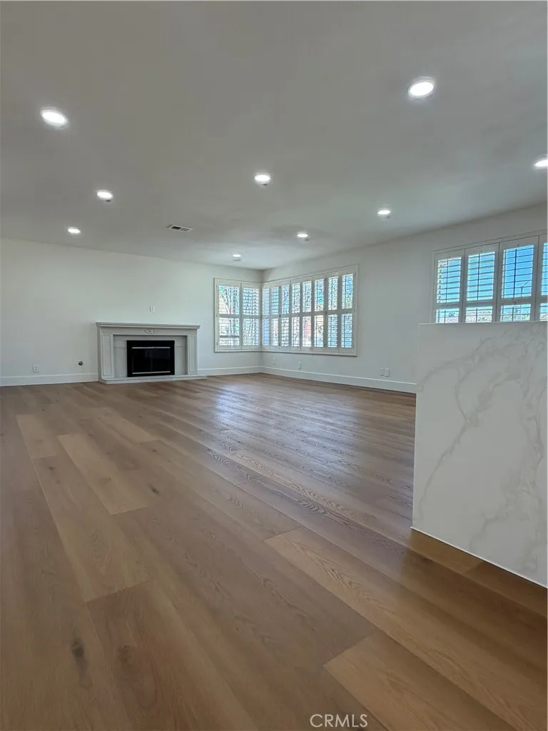 251 Asta Court Newbury Park, CA 91320