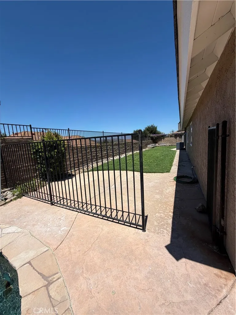 251 Asta Court Newbury Park, CA 91320