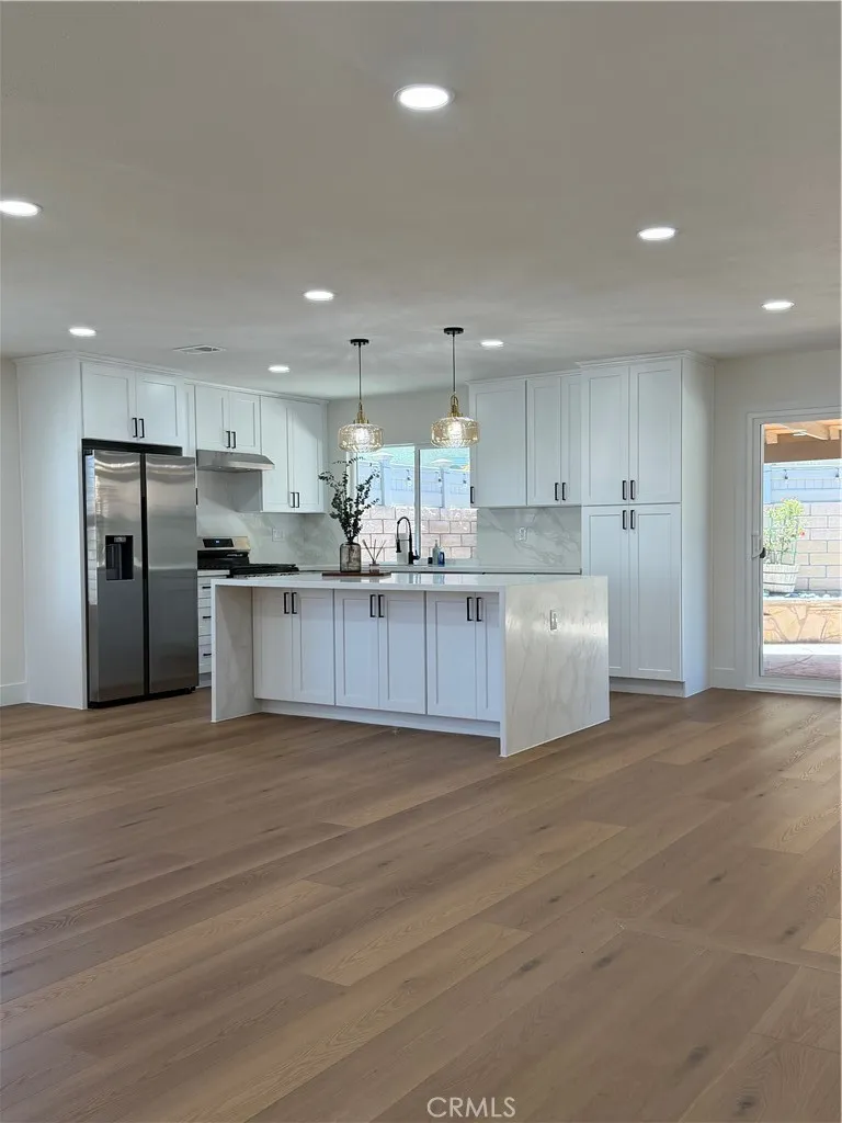 251 Asta Court Newbury Park, CA 91320
