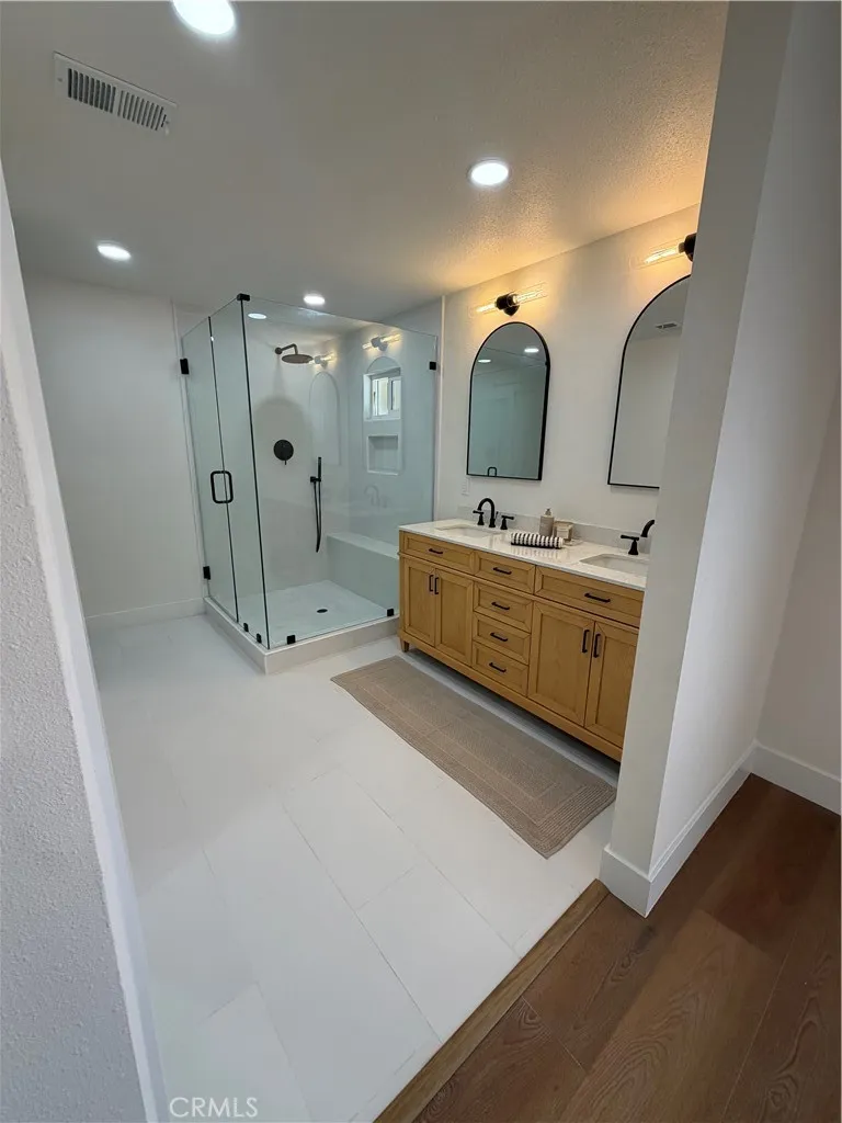251 Asta Court Newbury Park, CA 91320