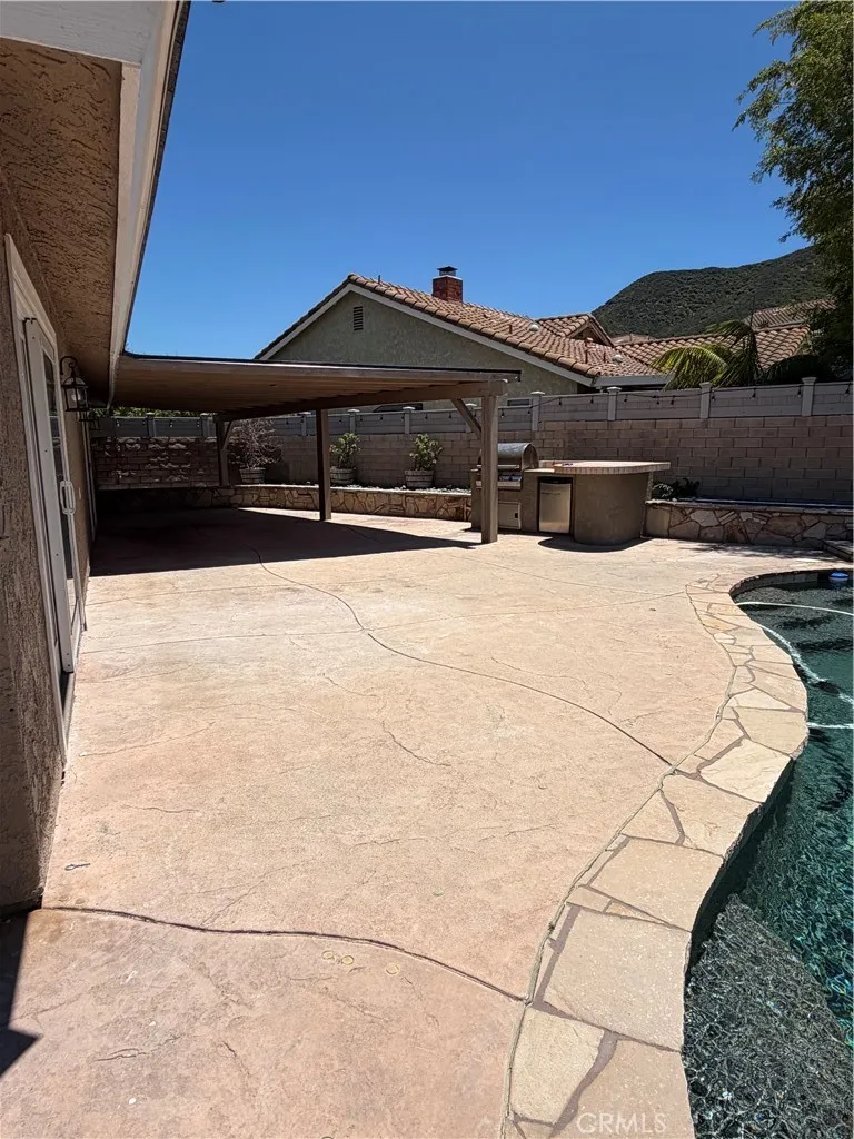 251 Asta Court Newbury Park, CA 91320