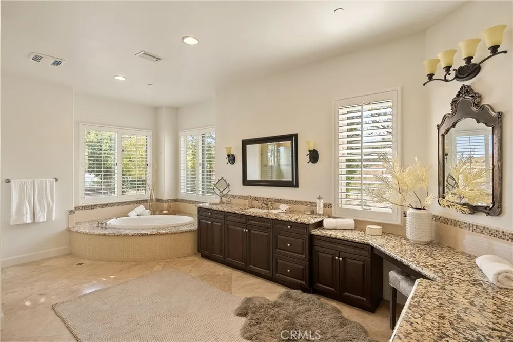 10727 W Stallion Ranch Road Shadow Hills, CA 91040