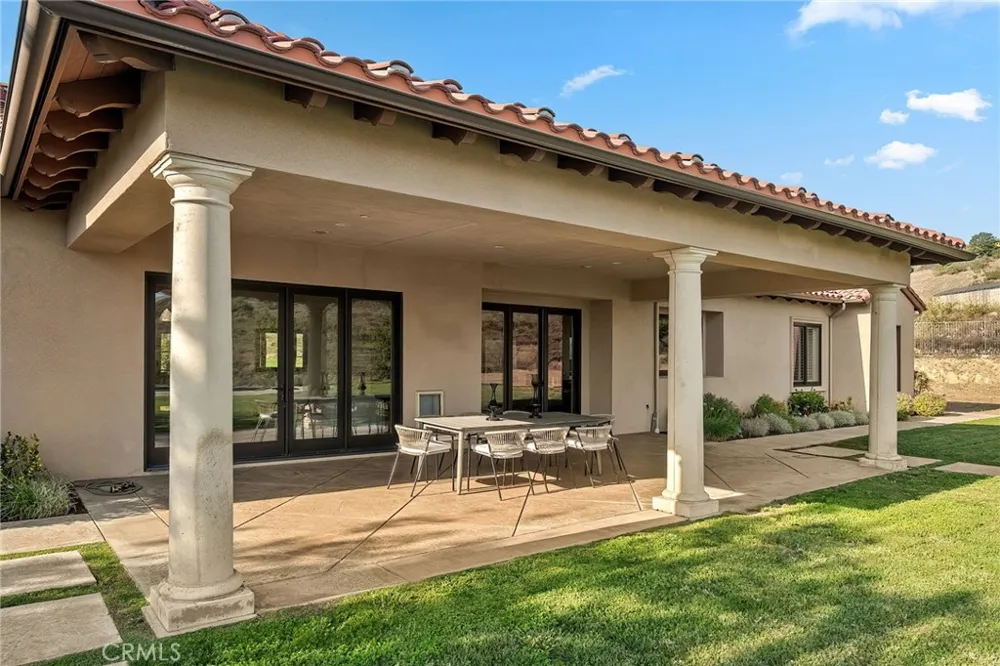 10727 W Stallion Ranch Road Shadow Hills, CA 91040