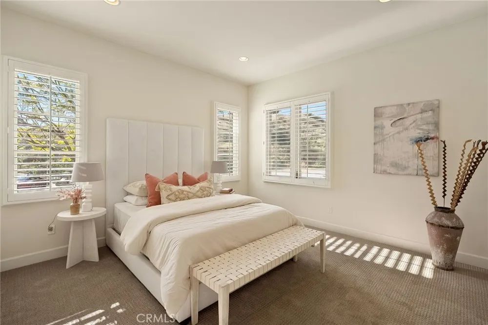 10727 W Stallion Ranch Road Shadow Hills, CA 91040
