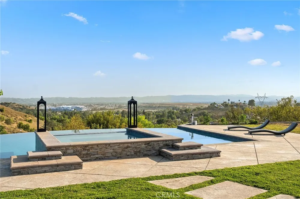 10727 W Stallion Ranch Road Shadow Hills, CA 91040