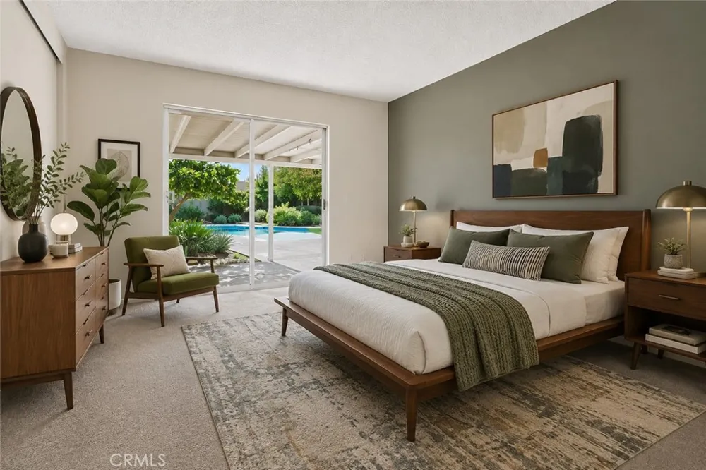 7928 Owensmouth Canoga Park, CA 91304