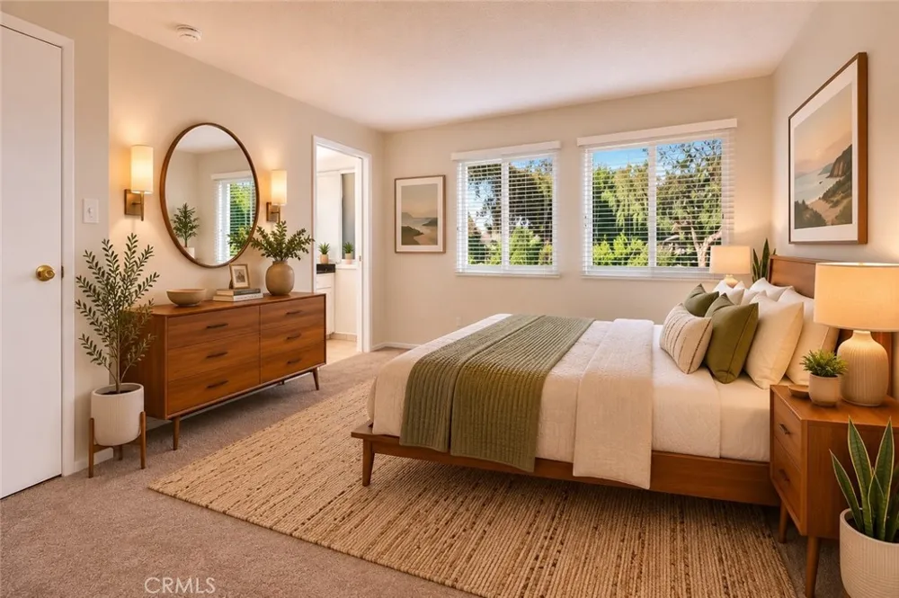 7928 Owensmouth Canoga Park, CA 91304