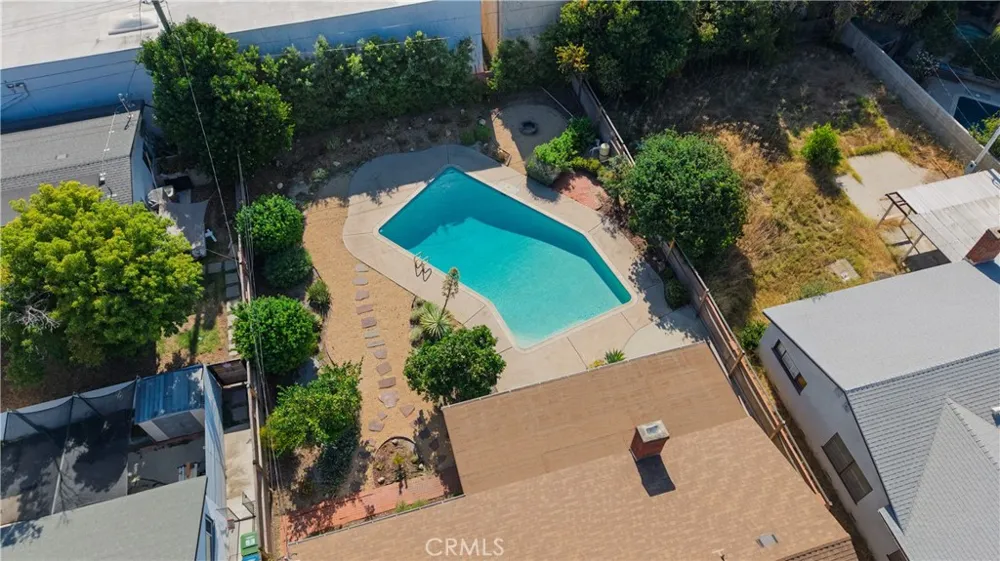 7928 Owensmouth Canoga Park, CA 91304