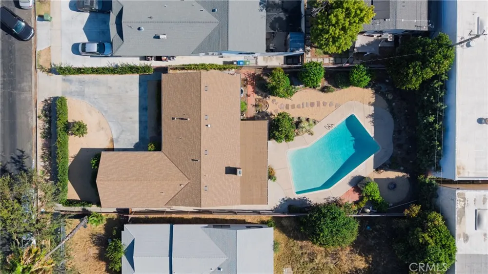 7928 Owensmouth Canoga Park, CA 91304