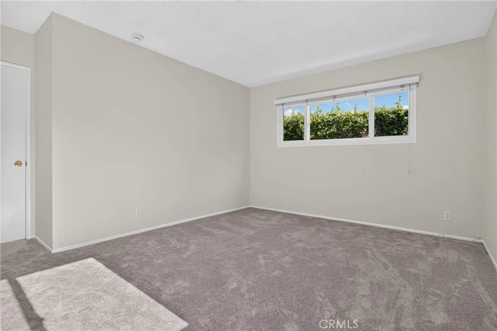 7928 Owensmouth Canoga Park, CA 91304