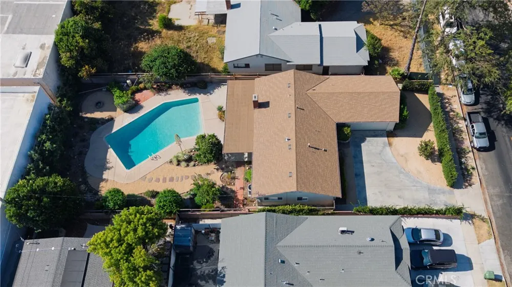 7928 Owensmouth Canoga Park, CA 91304