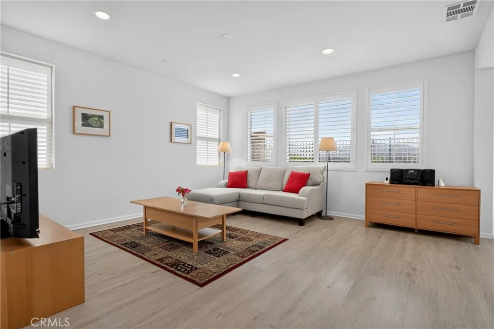 20634 Huntley Saugus, CA 91350