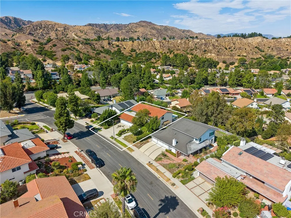 11856 Porter Valley Drive Porter Ranch, CA 91326