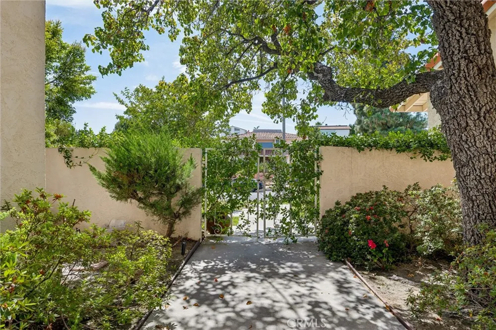 11856 Porter Valley Drive Porter Ranch, CA 91326