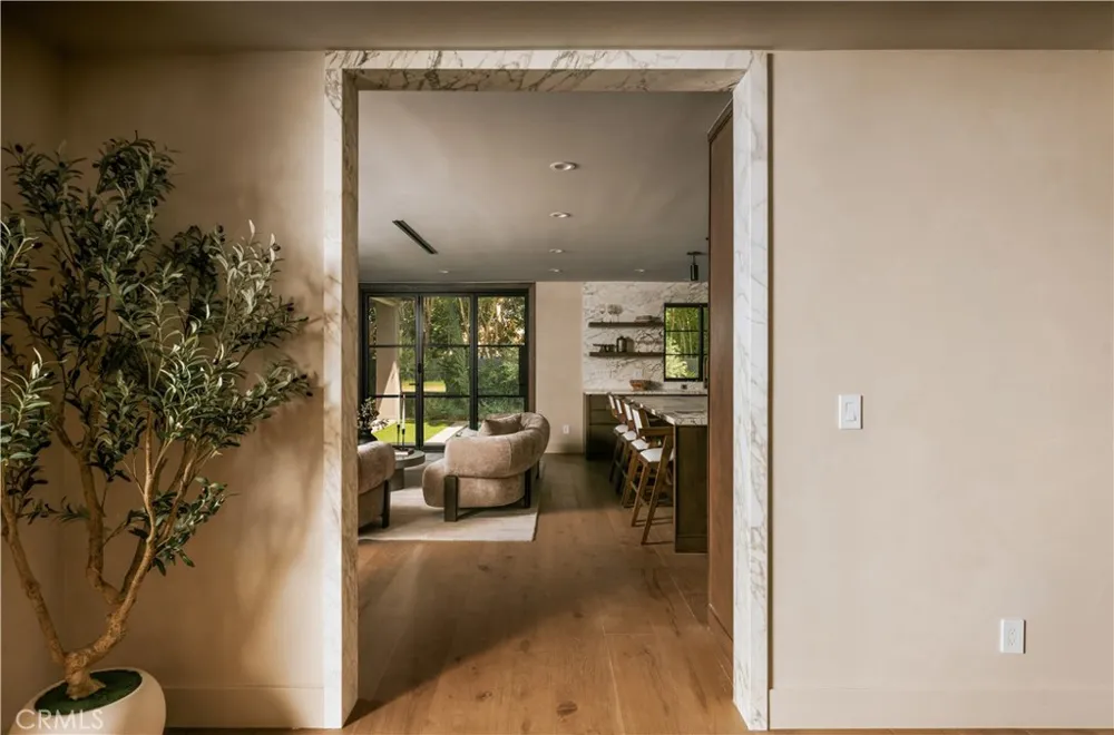 5114 Cedros Avenue Sherman Oaks, CA 91403