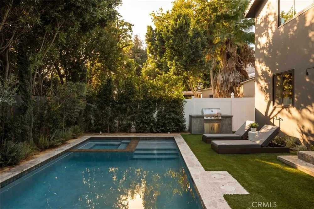 5114 Cedros Avenue Sherman Oaks, CA 91403