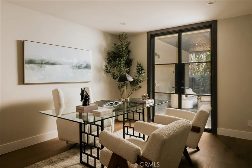 5114 Cedros Avenue Sherman Oaks, CA 91403