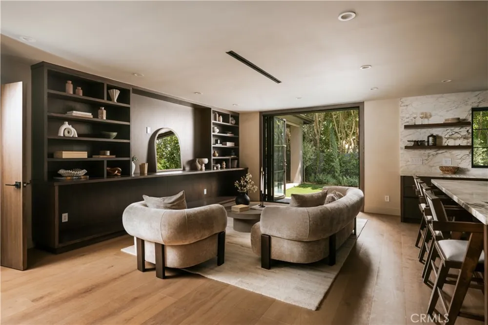 5114 Cedros Avenue Sherman Oaks, CA 91403