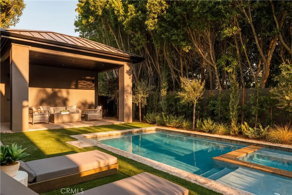 5114 Cedros Avenue Sherman Oaks, CA 91403