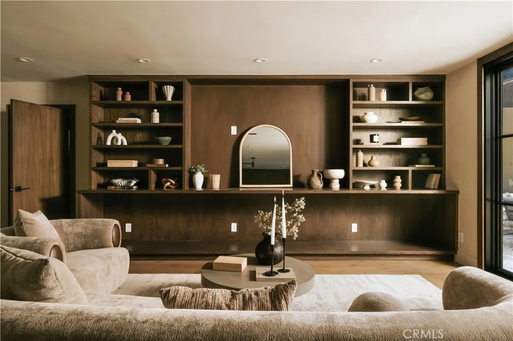 5114 Cedros Avenue Sherman Oaks, CA 91403