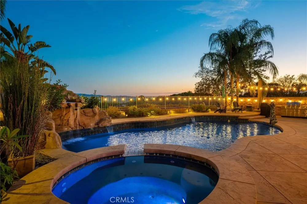 22064 Gold Canyon Saugus, CA 91390