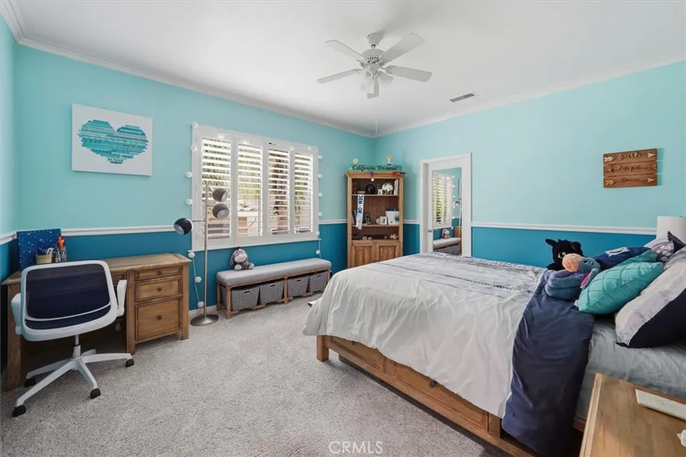 22064 Gold Canyon Saugus, CA 91390