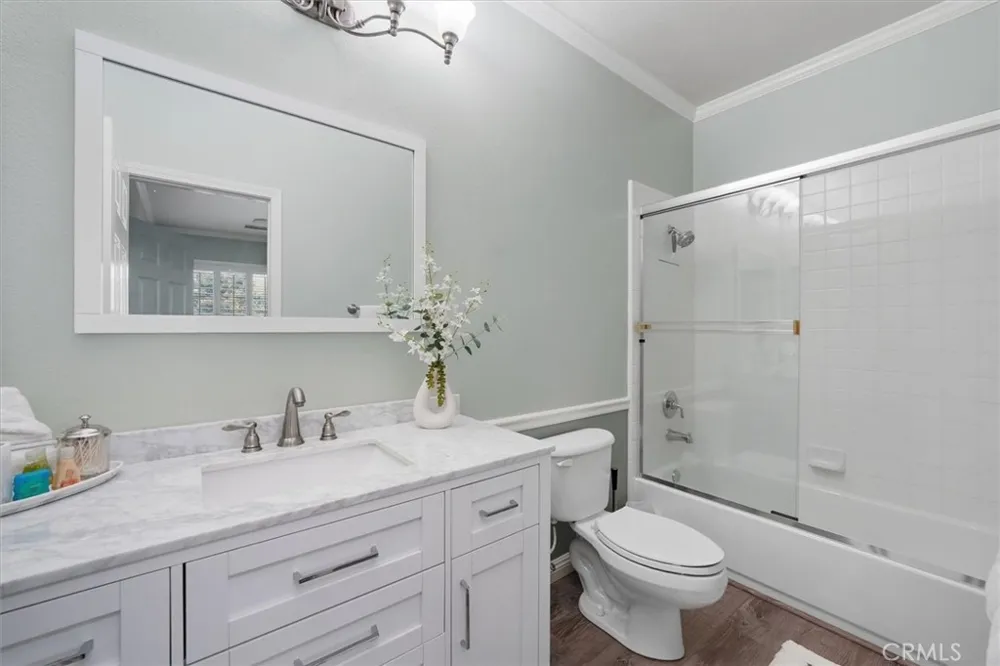 22064 Gold Canyon Saugus, CA 91390