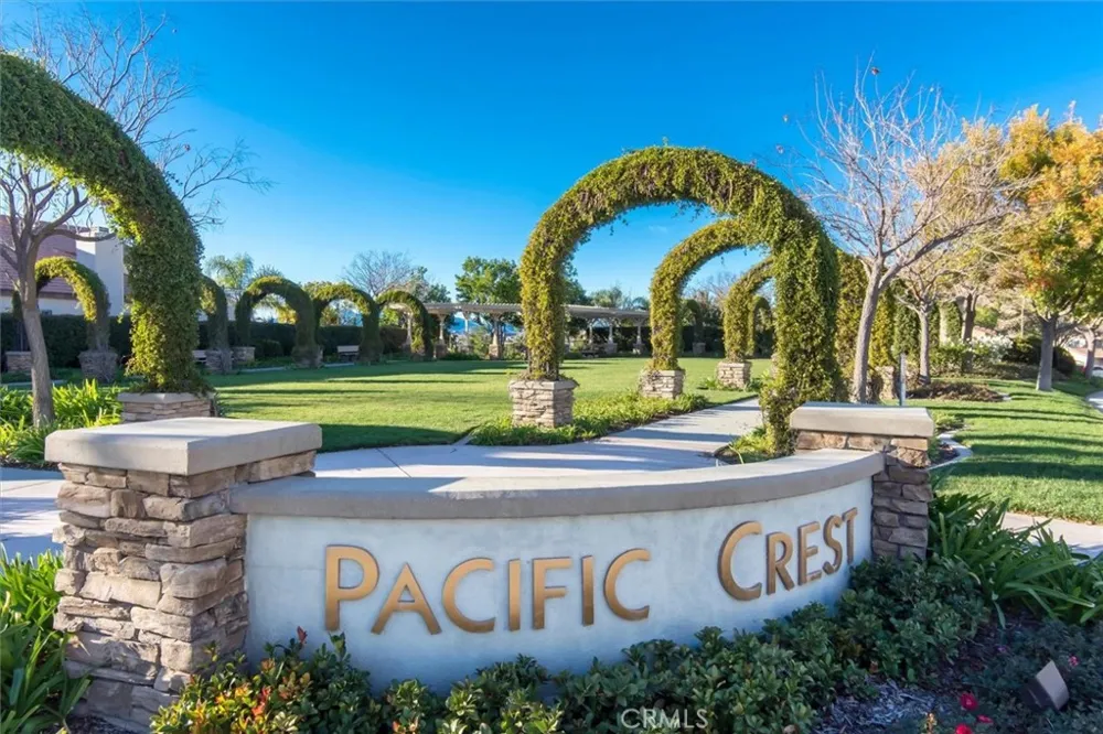 22064 Gold Canyon Saugus, CA 91390