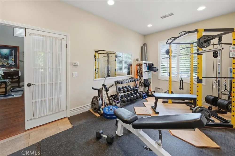 22064 Gold Canyon Saugus, CA 91390