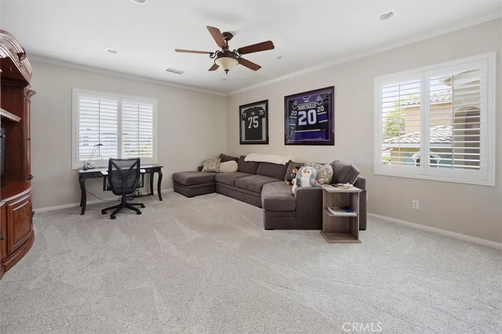 22064 Gold Canyon Saugus, CA 91390