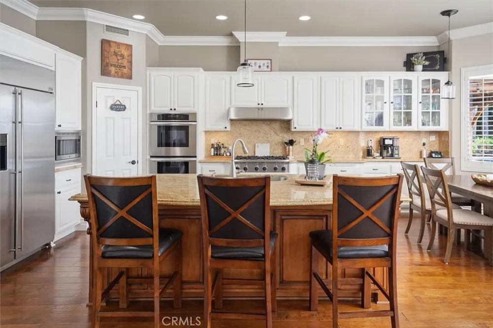 22064 Gold Canyon Saugus, CA 91390