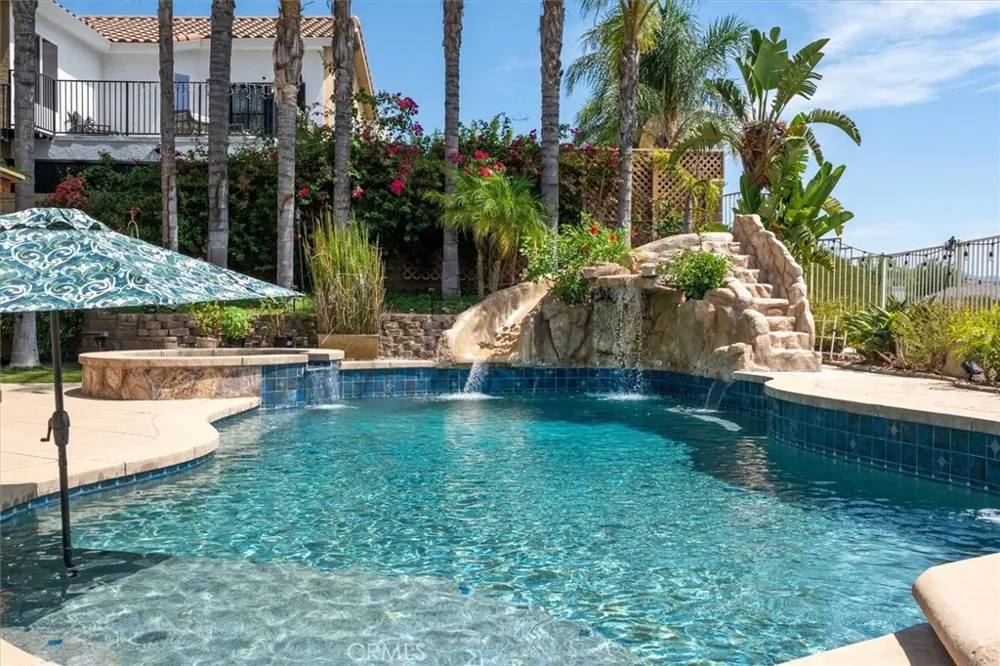 22064 Gold Canyon Saugus, CA 91390