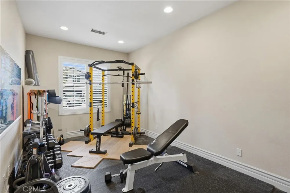 22064 Gold Canyon Saugus, CA 91390