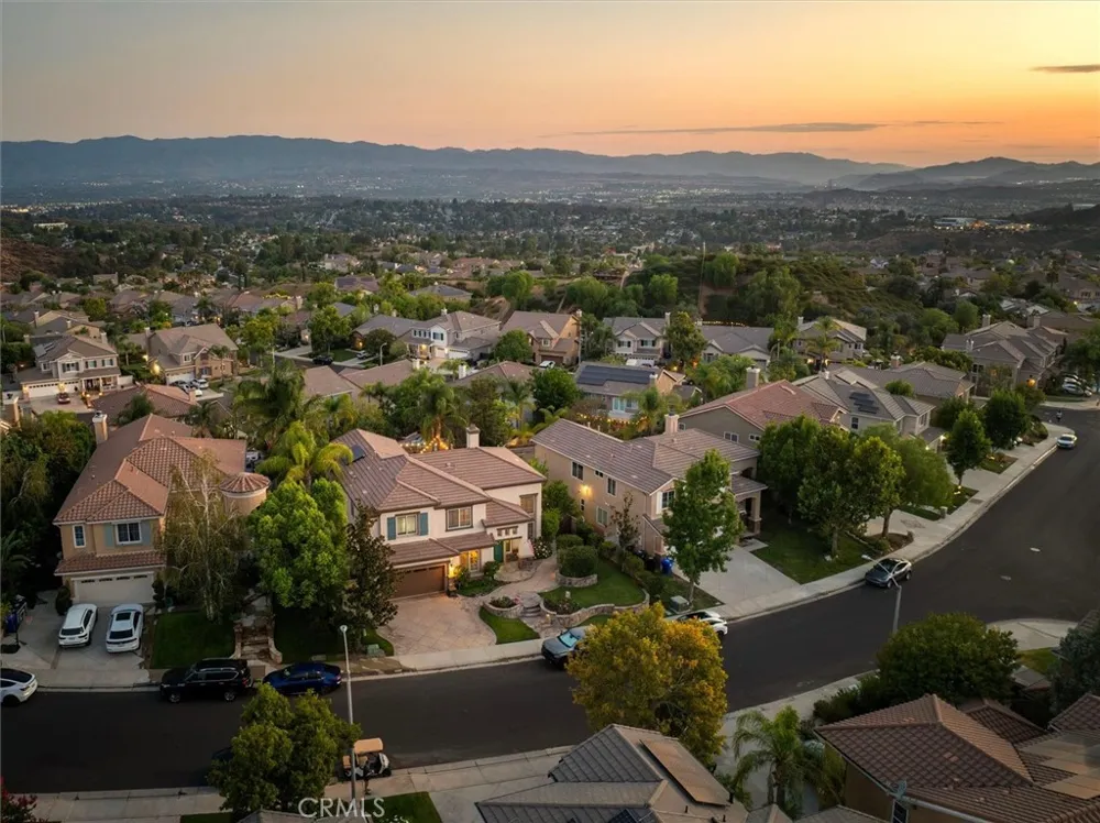 22064 Gold Canyon Saugus, CA 91390