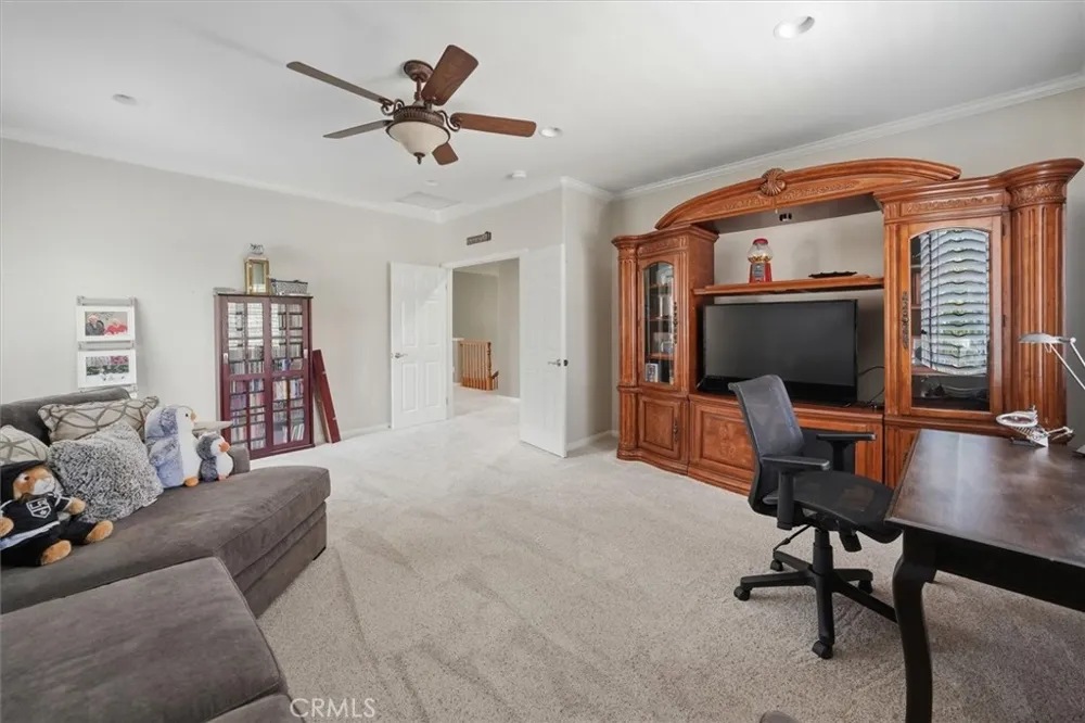 22064 Gold Canyon Saugus, CA 91390