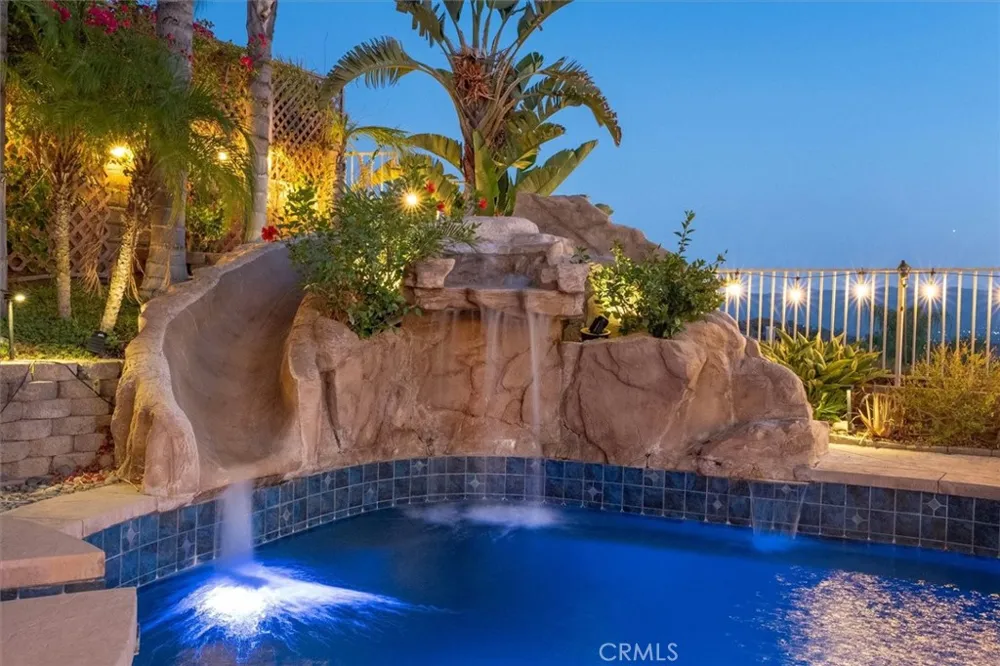22064 Gold Canyon Saugus, CA 91390