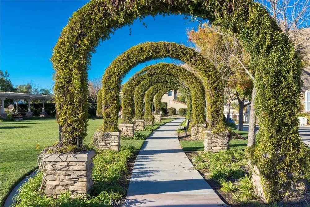 22064 Gold Canyon Saugus, CA 91390