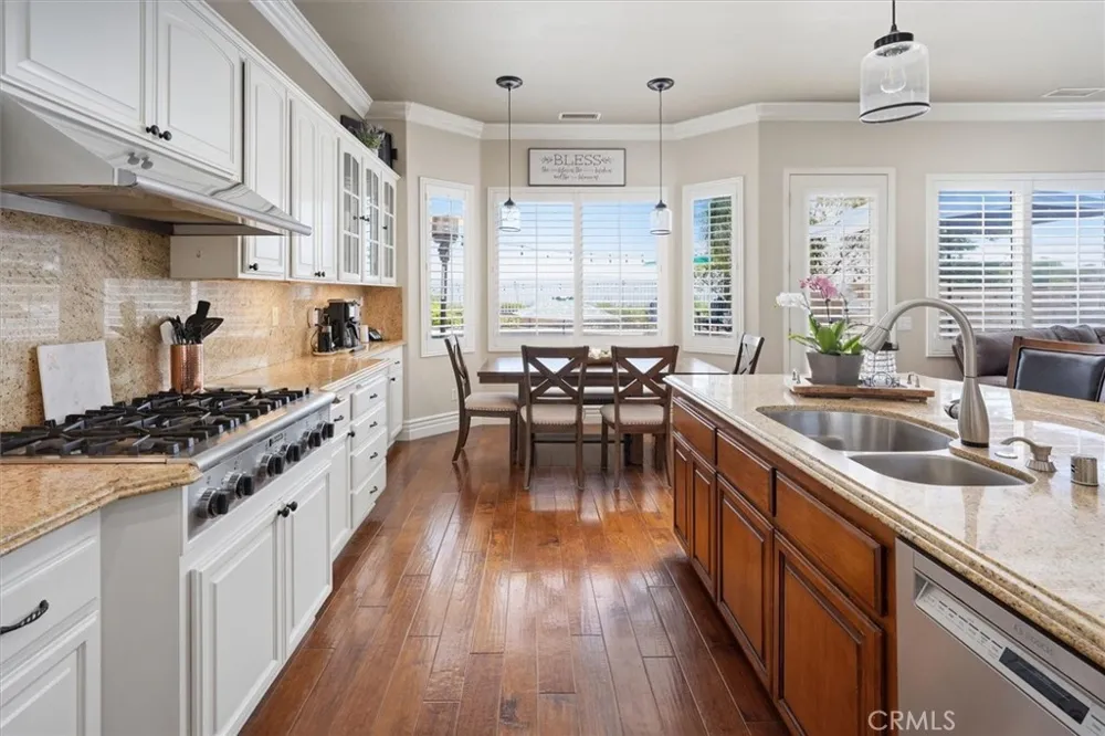 22064 Gold Canyon Saugus, CA 91390