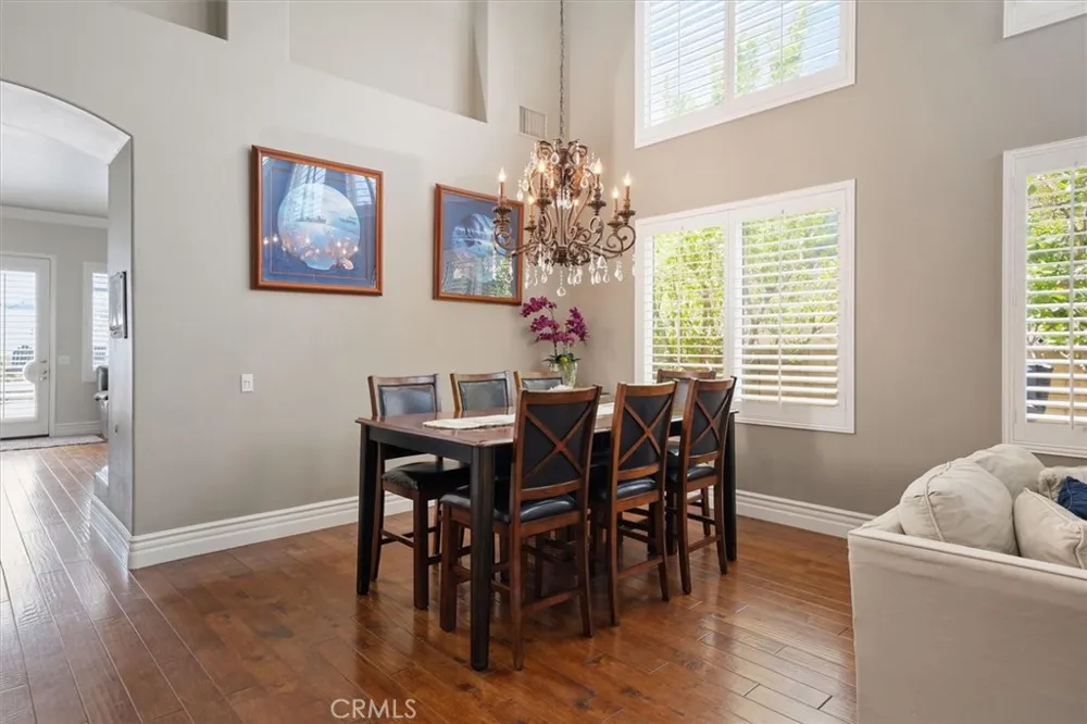 22064 Gold Canyon Saugus, CA 91390