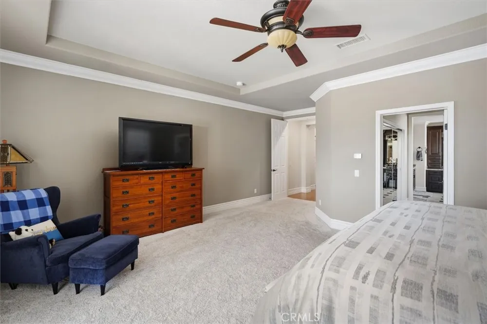 22064 Gold Canyon Saugus, CA 91390