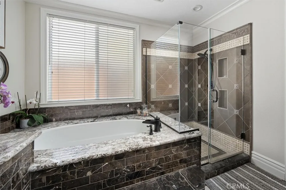 22064 Gold Canyon Saugus, CA 91390