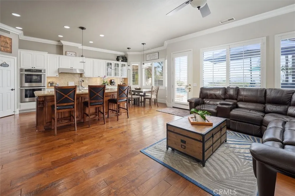 22064 Gold Canyon Saugus, CA 91390